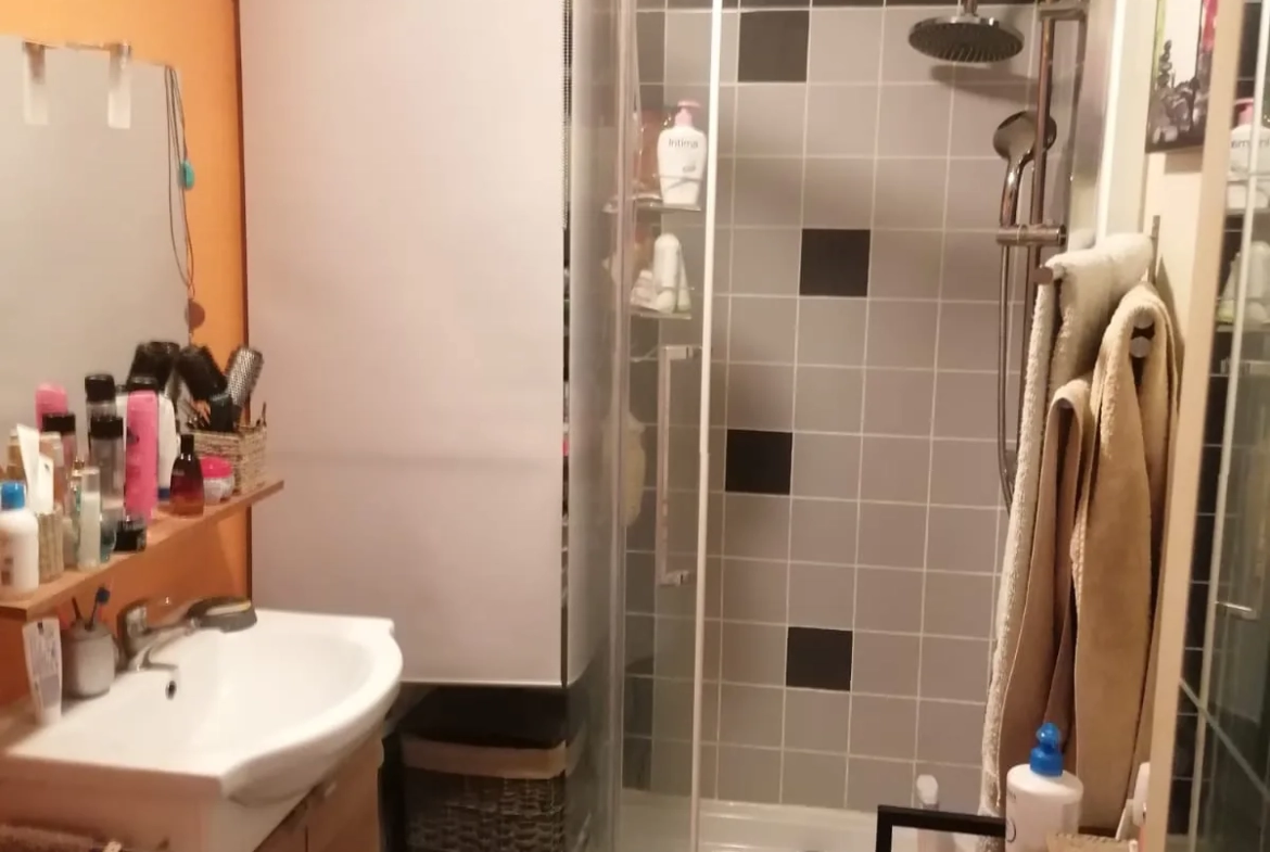 Appartement rez-de-jardin à vendre à Six Fours Les Plages – 38 m² avec extérieur 