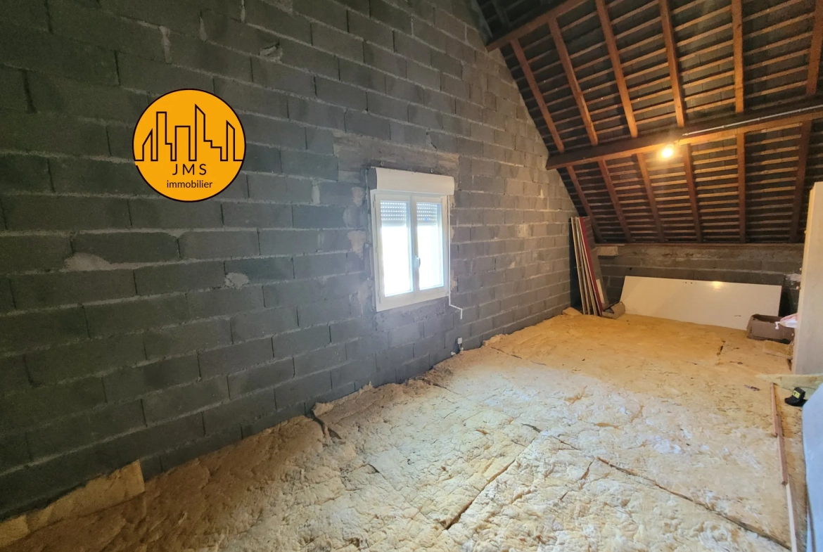 Maison mitoyenne avec jardin à Montmarault - Opportunité d'achat 