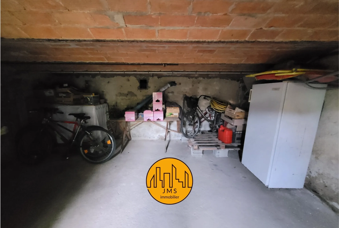 Maison mitoyenne avec jardin à Montmarault - Opportunité d'achat 