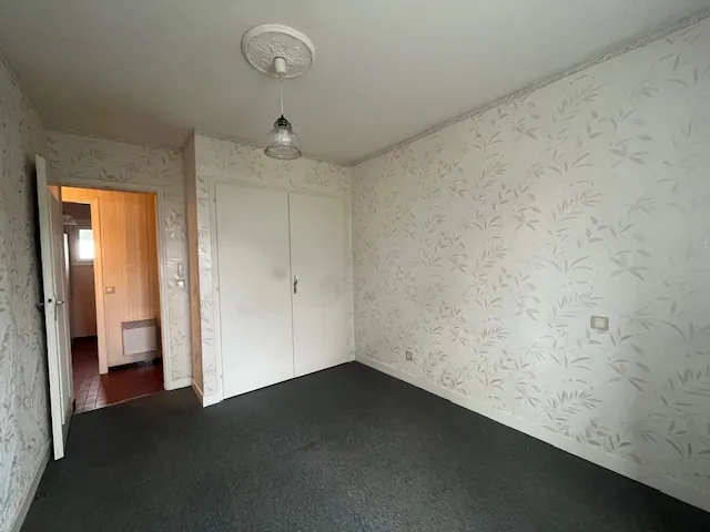 Maison à Saint Jean de Monts avec 4 chambres, garage et terrain de 377 m², proche du centre et des plages 