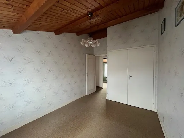 Maison à Saint Jean de Monts avec 4 chambres, garage et terrain de 377 m², proche du centre et des plages 