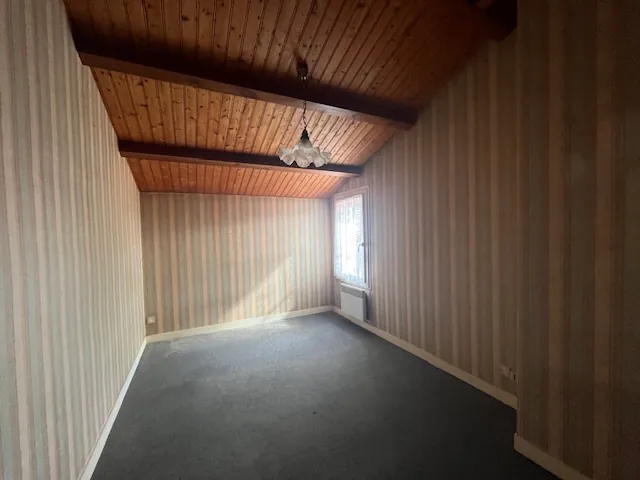 Maison à Saint Jean de Monts avec 4 chambres, garage et terrain de 377 m², proche du centre et des plages 