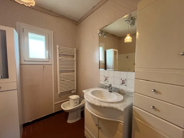 Maison à Saint Jean de Monts avec 4 chambres, garage et terrain de 377 m², proche du centre et des plages 