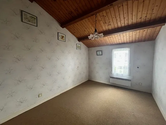 Maison à Saint Jean de Monts avec 4 chambres, garage et terrain de 377 m², proche du centre et des plages 