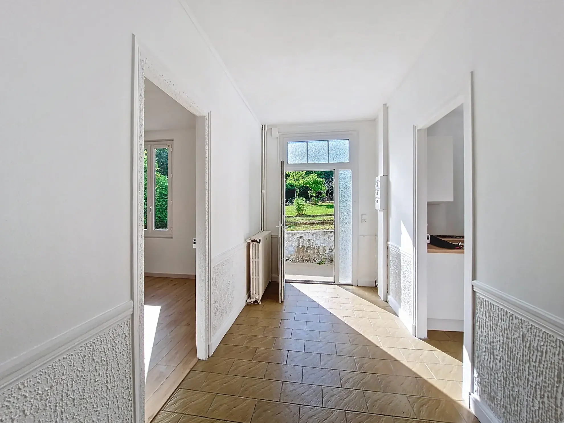 Maison à Bourganeuf de 125 m² avec terrain, garage et terrasse 
