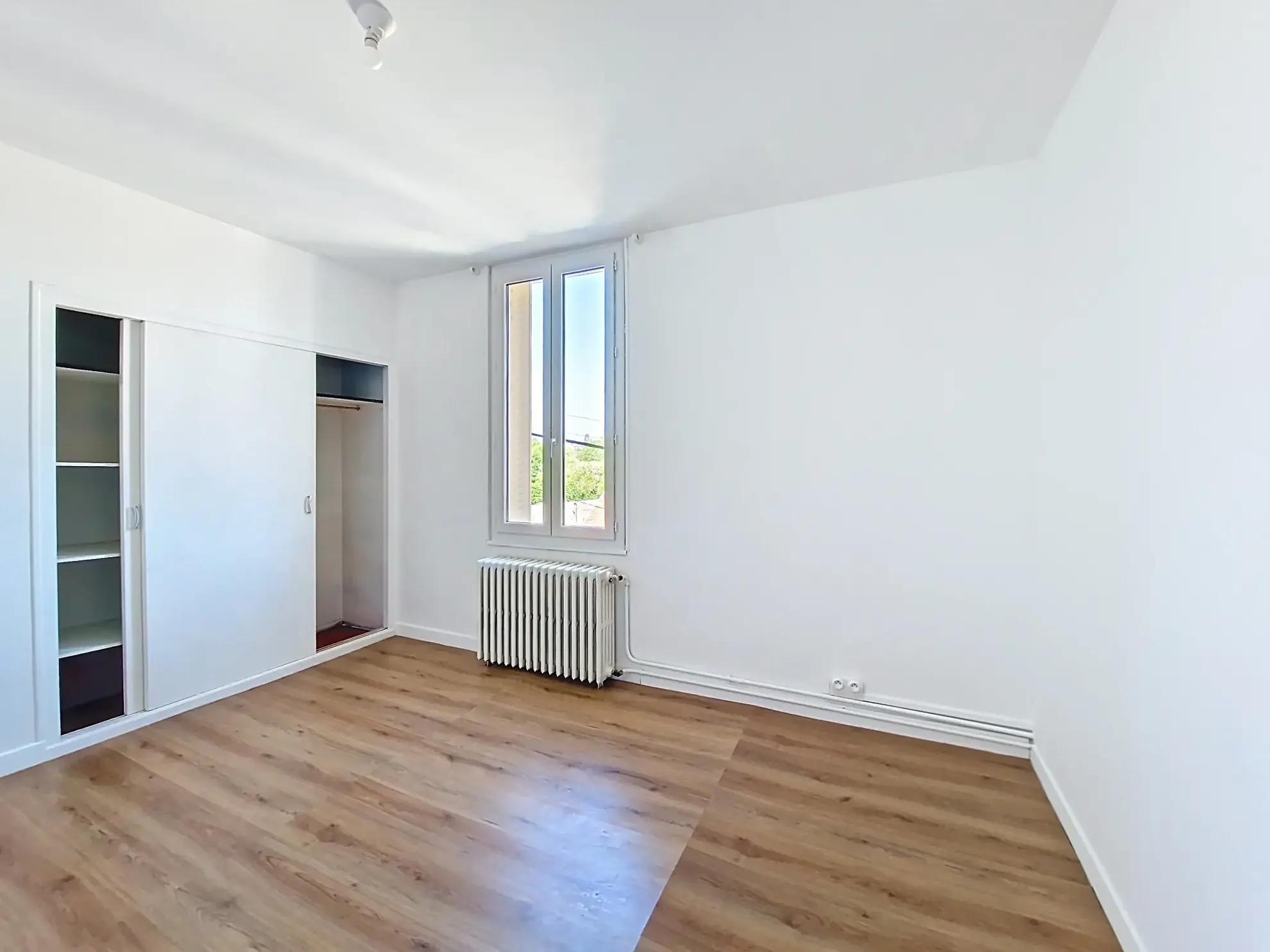 Maison à Bourganeuf de 125 m² avec terrain, garage et terrasse 