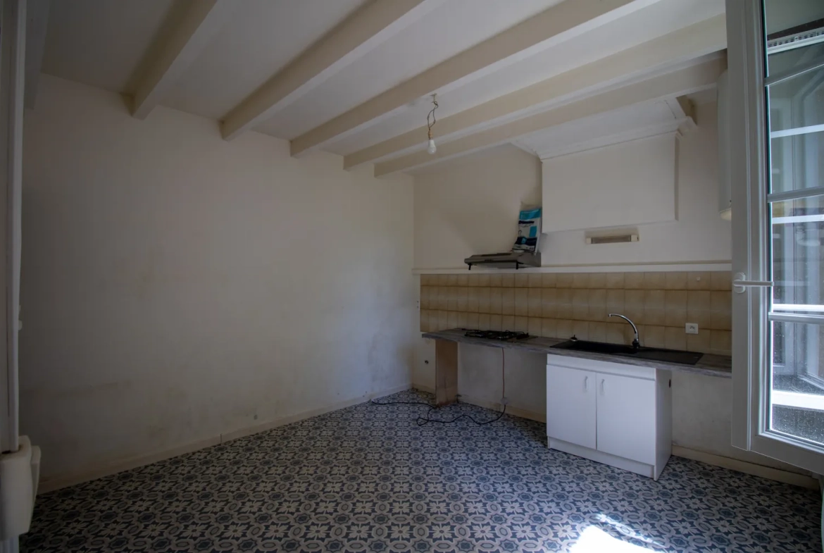 Maison avec jardin et garages proches de l'Abbaye aux Dames à Saintes 