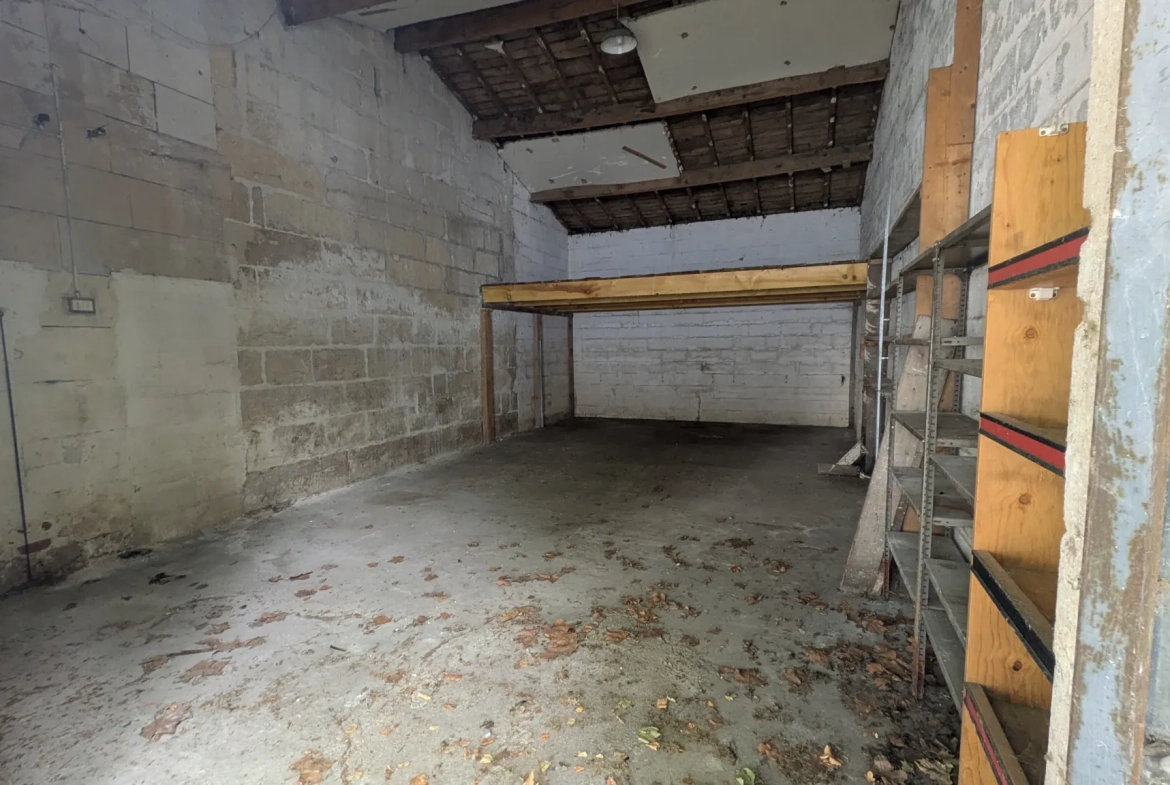 Maison avec jardin et garages proches de l'Abbaye aux Dames à Saintes 