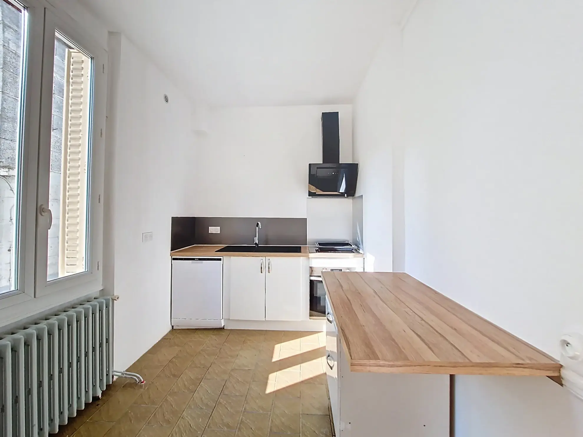 Maison à Bourganeuf de 125 m² avec terrain, garage et terrasse 