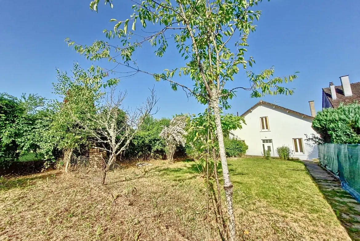 Maison à Bourganeuf de 125 m² avec terrain, garage et terrasse 
