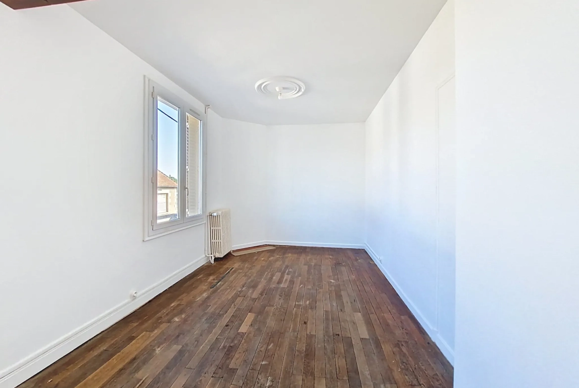 Maison à Bourganeuf de 125 m² avec terrain, garage et terrasse 