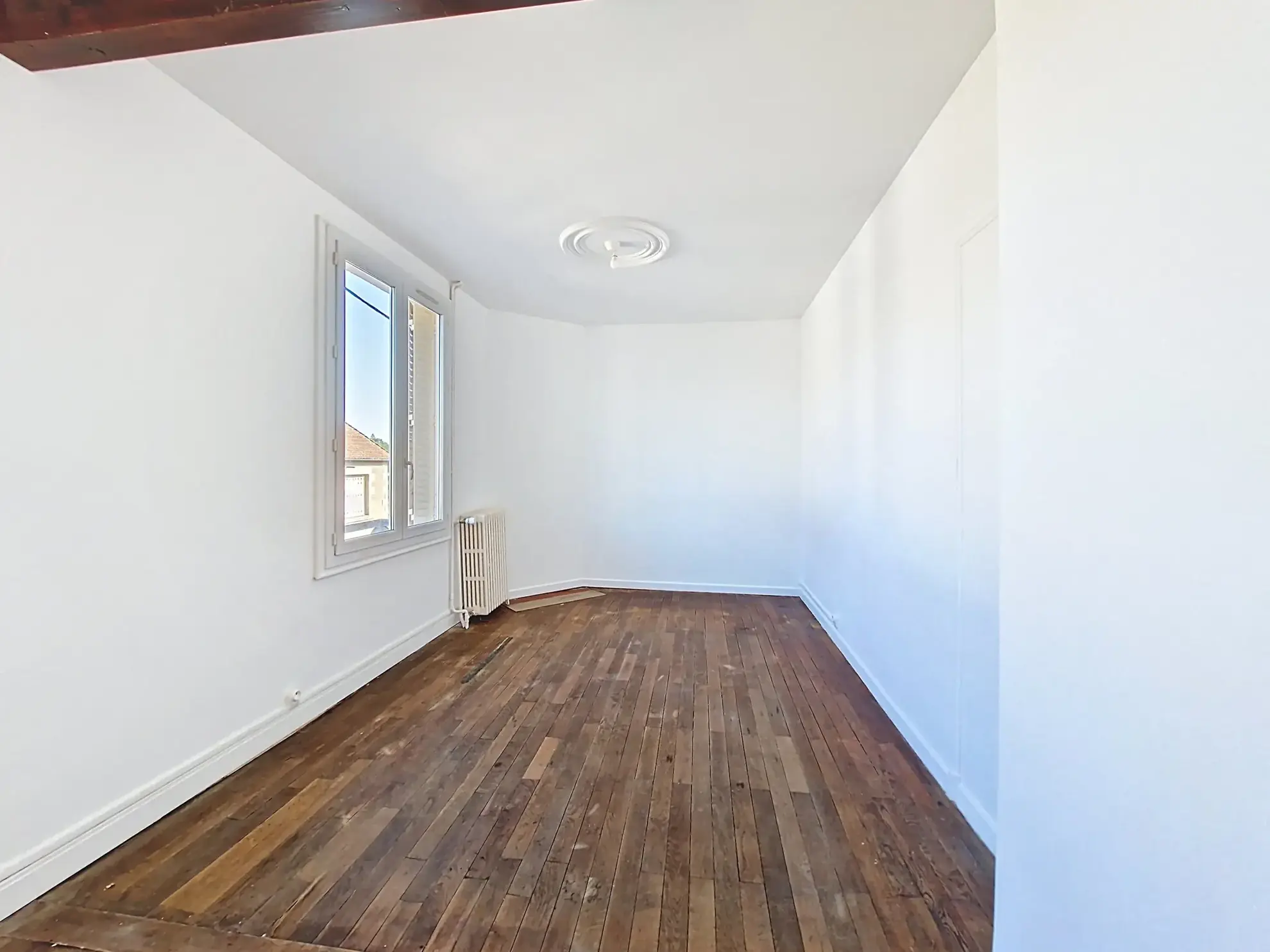Maison à Bourganeuf de 125 m² avec terrain, garage et terrasse 