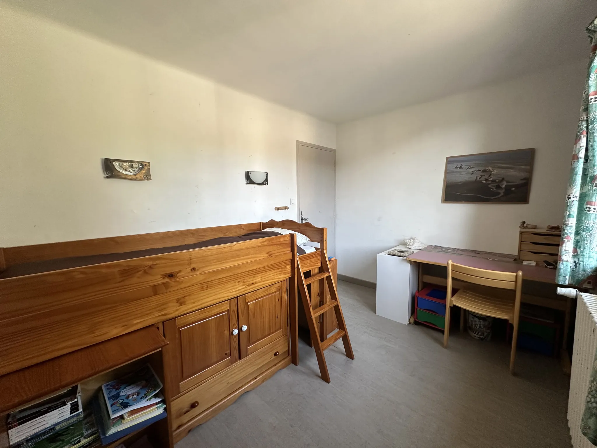 Maison individuelle à Laragne-Montéglin de 82 m² avec terrain et garage, rénovée 
