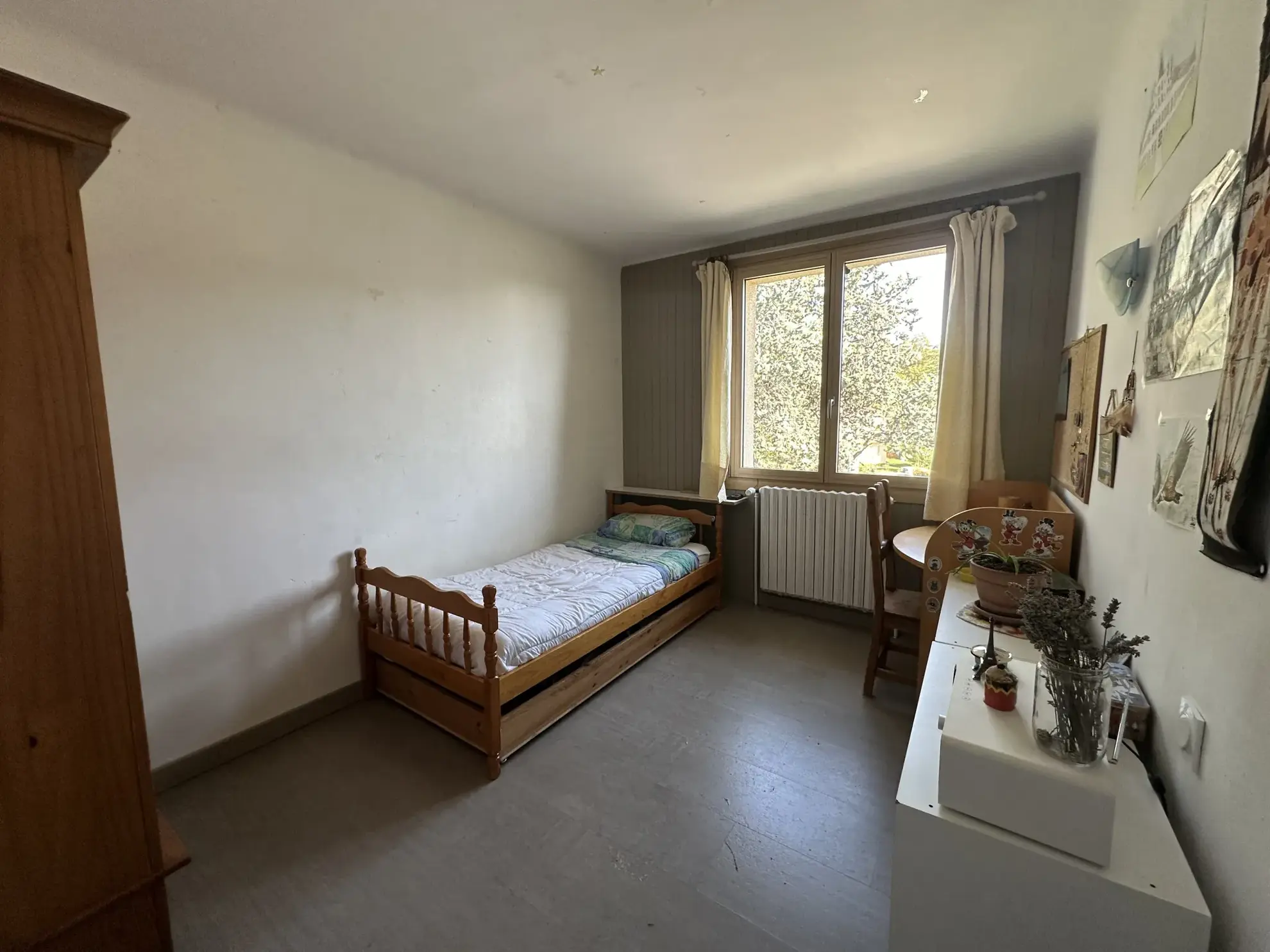 Maison individuelle à Laragne-Montéglin de 82 m² avec terrain et garage, rénovée 