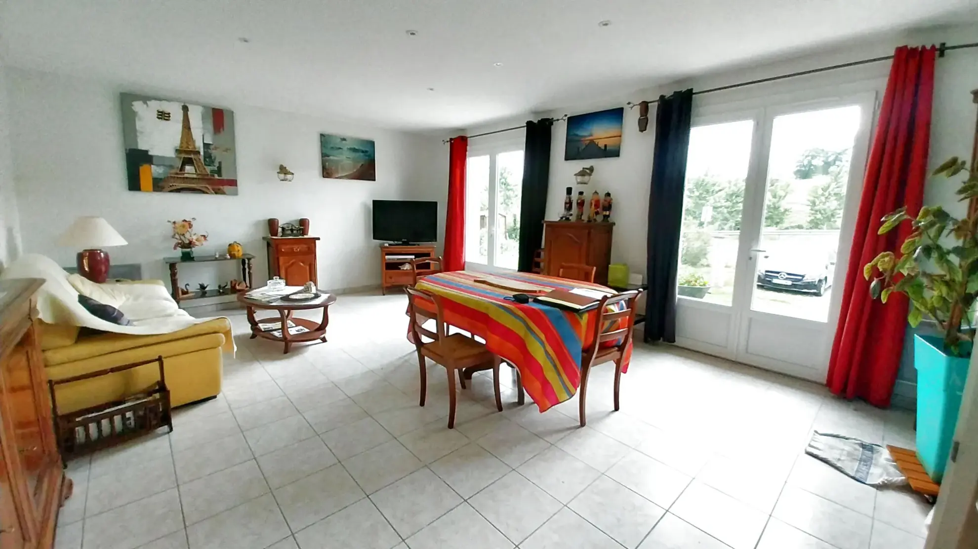Maison plain-pied à vendre à Ribérac, 2 chambres, grand terrain, proche écoles 