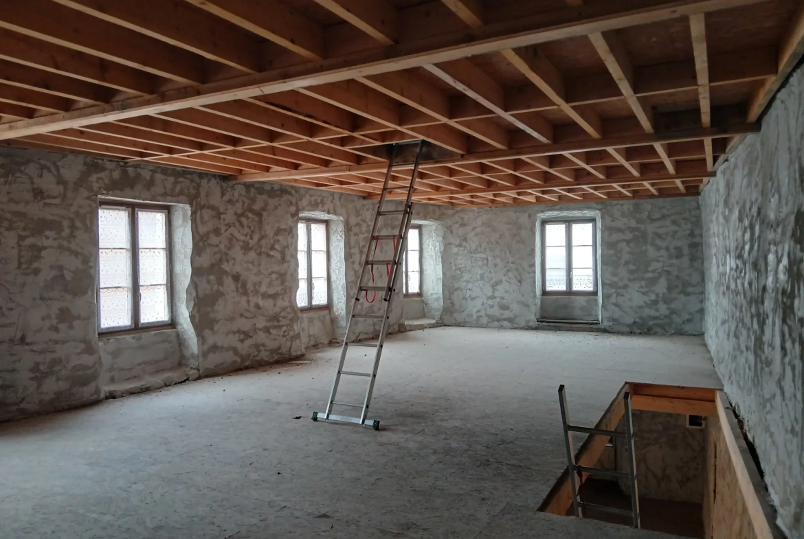 Maison en pierre à Saint-Dier-D'Auvergne de 216 m² à aménager 