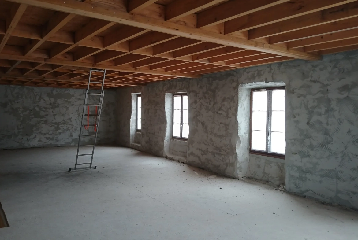 Maison en pierre à Saint-Dier-D'Auvergne de 216 m² à aménager 
