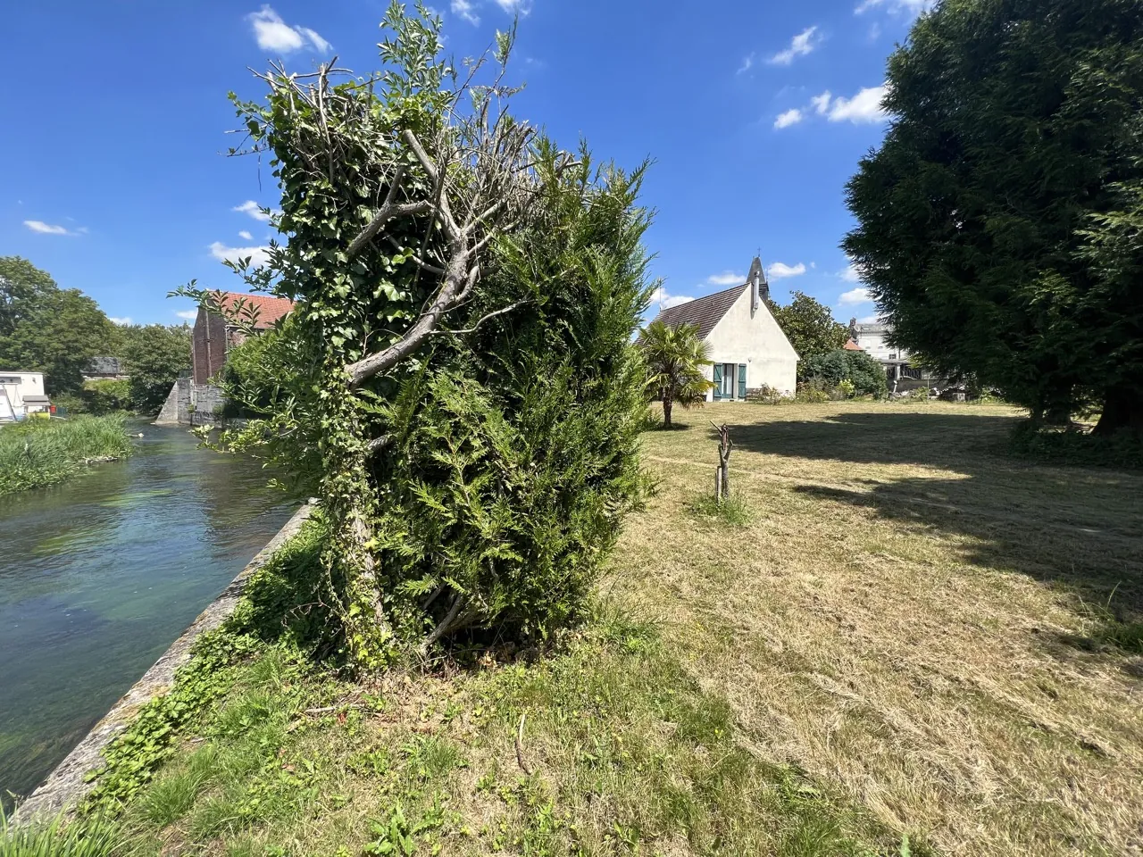 Maison construite en 1994 avec grand terrain à Ham - potentiel divisible 