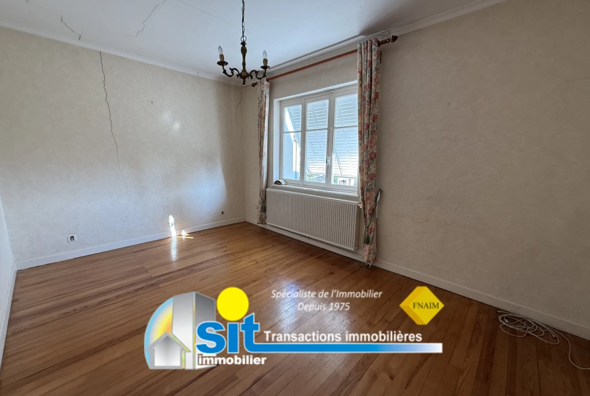 Maison de village à Chonas L'Amballan avec grands espaces et potentiel d'investissement 