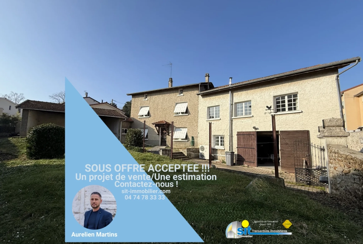Maison de village à Chonas L'Amballan avec grands espaces et potentiel d'investissement 