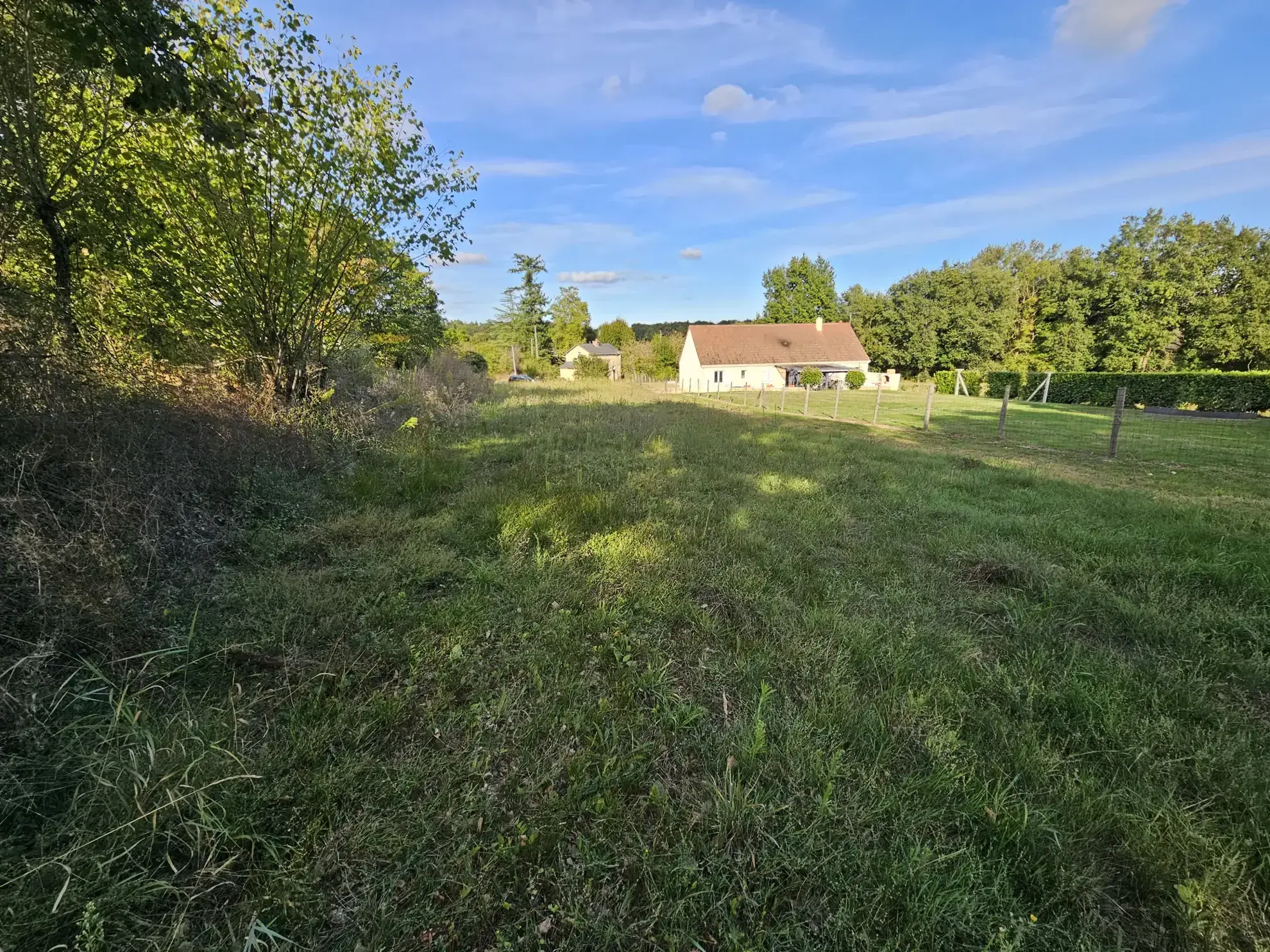 Terrain à bâtir de 1332 m² en zone UB et A à Le Blanc, Prix attractif 