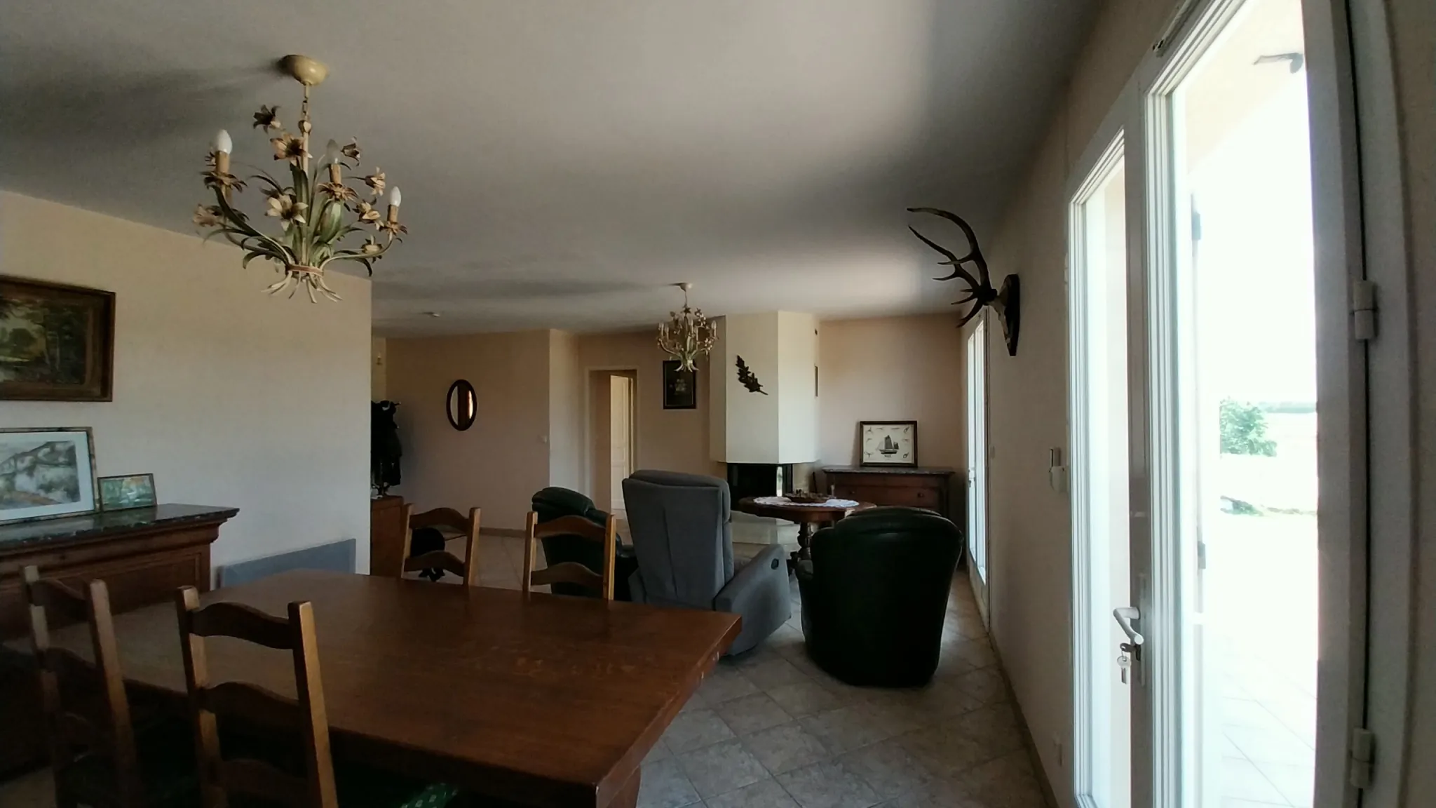 Maison de plain-pied à vendre à La Chapelle Gonaguet avec jardin et garage 