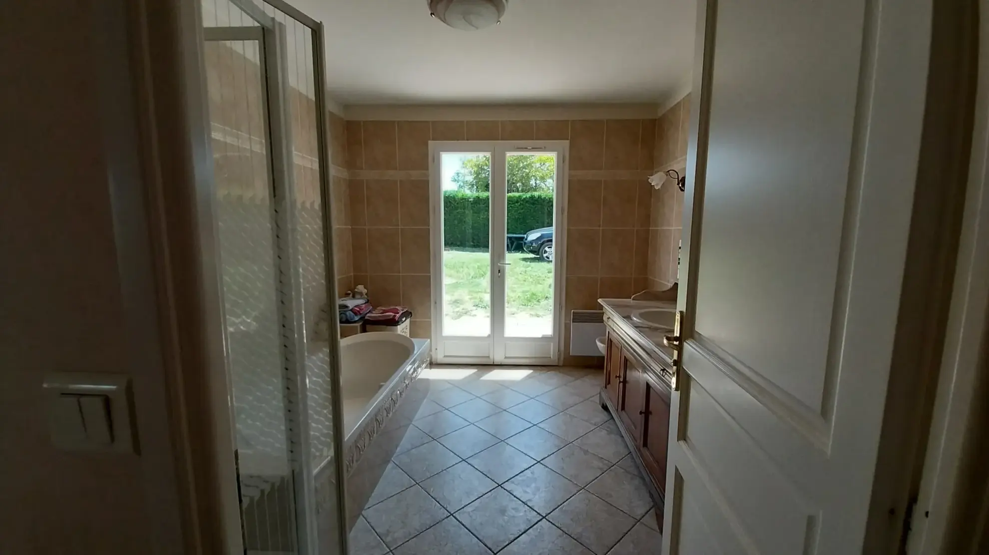 Maison de plain-pied à vendre à La Chapelle Gonaguet avec jardin et garage 