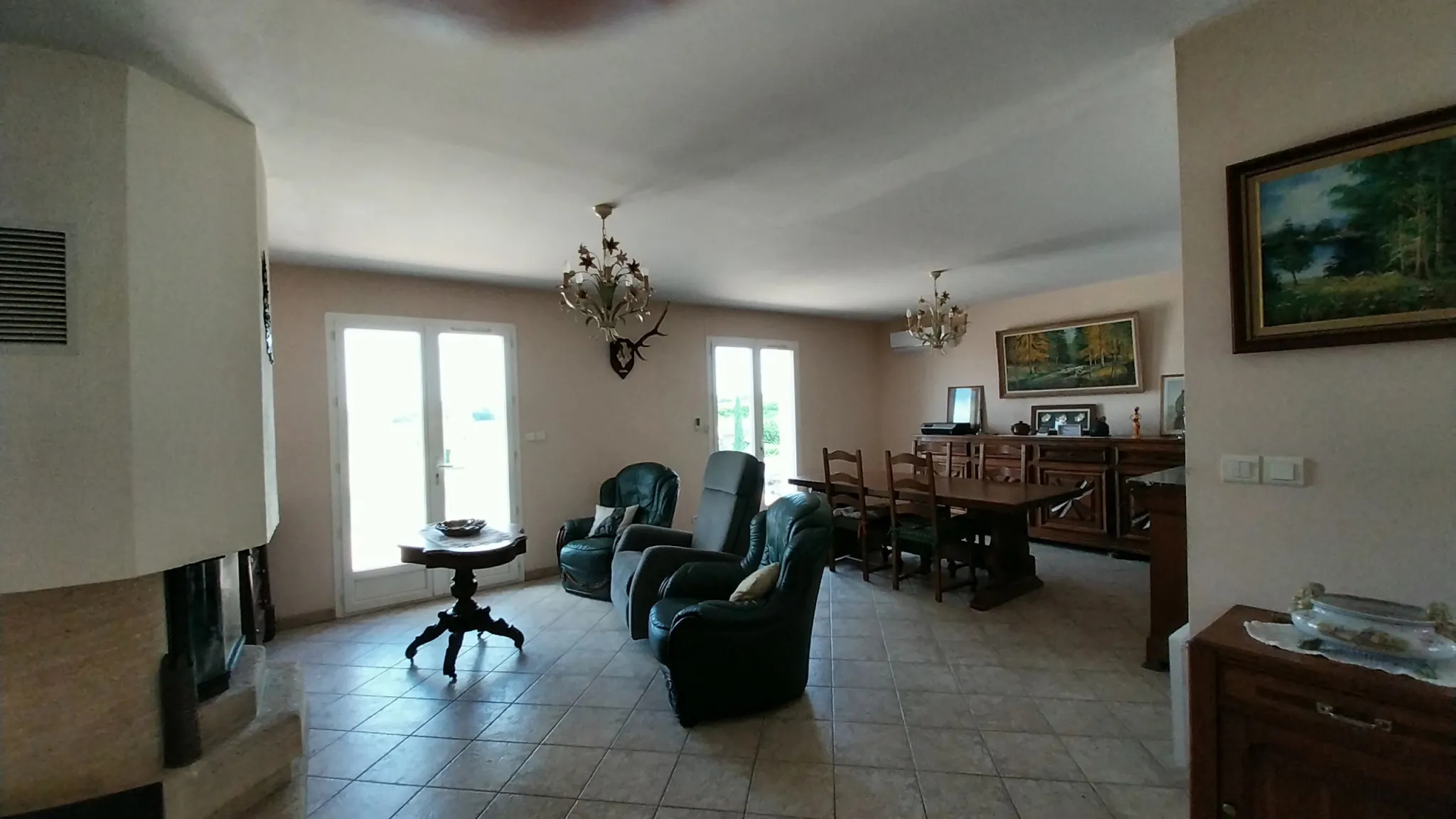 Maison de plain-pied à vendre à La Chapelle Gonaguet avec jardin et garage 