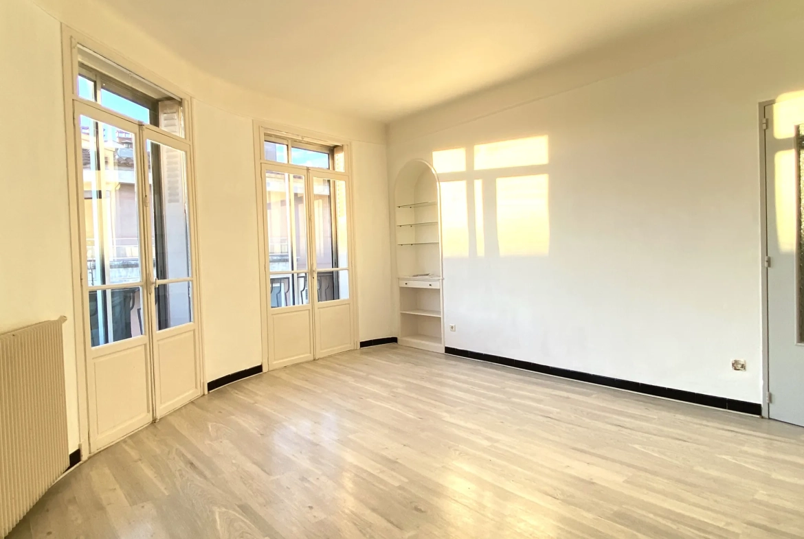 Appartement T3 spacieux et lumineux à Perpignan, avec cave et parking sécurisé 