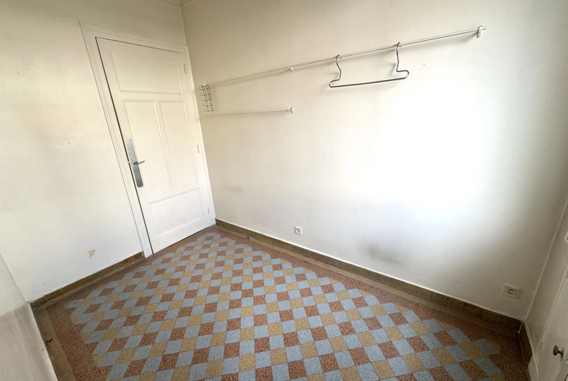 Bel appartement F4 traversant avec cave, grenier et parking à Saint-Étienne 