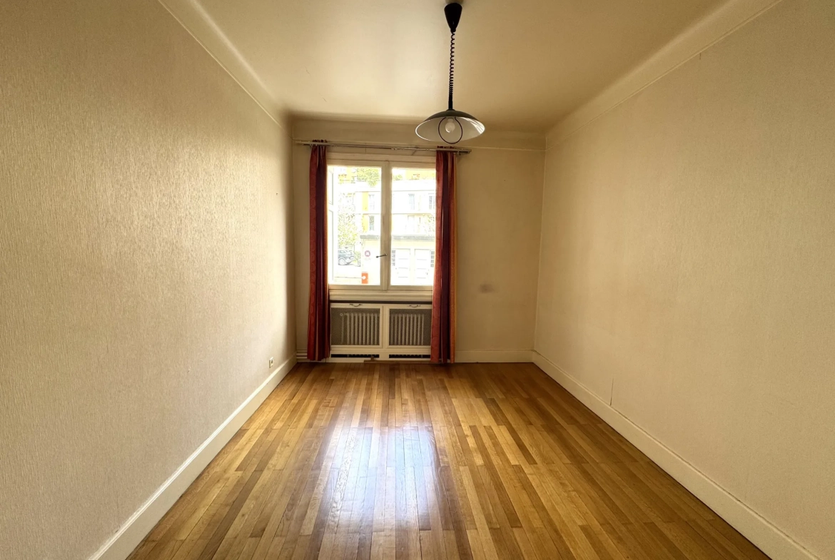 Bel appartement F4 traversant avec cave, grenier et parking à Saint-Étienne 