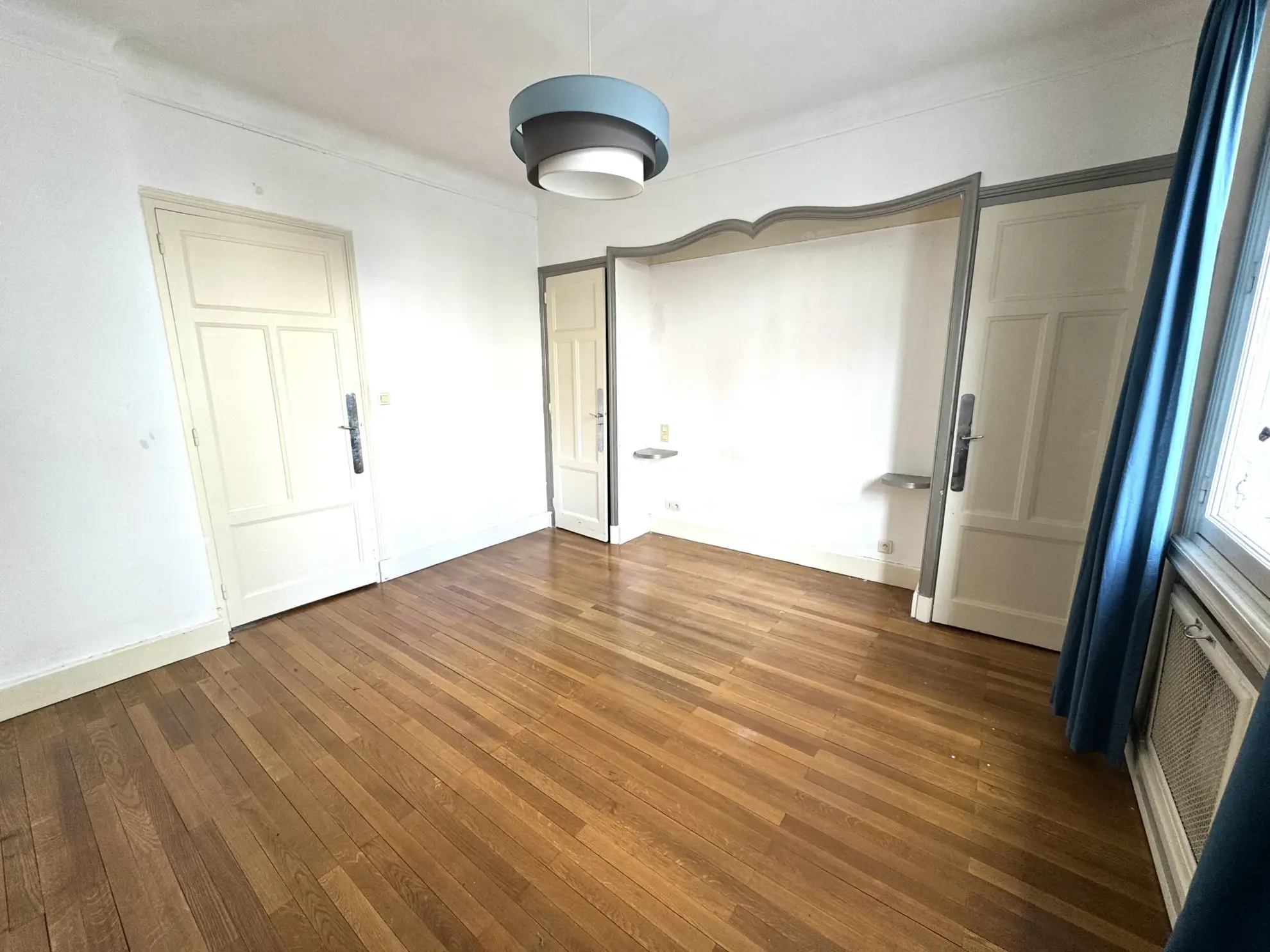 Bel appartement F4 traversant avec cave, grenier et parking à Saint-Étienne 