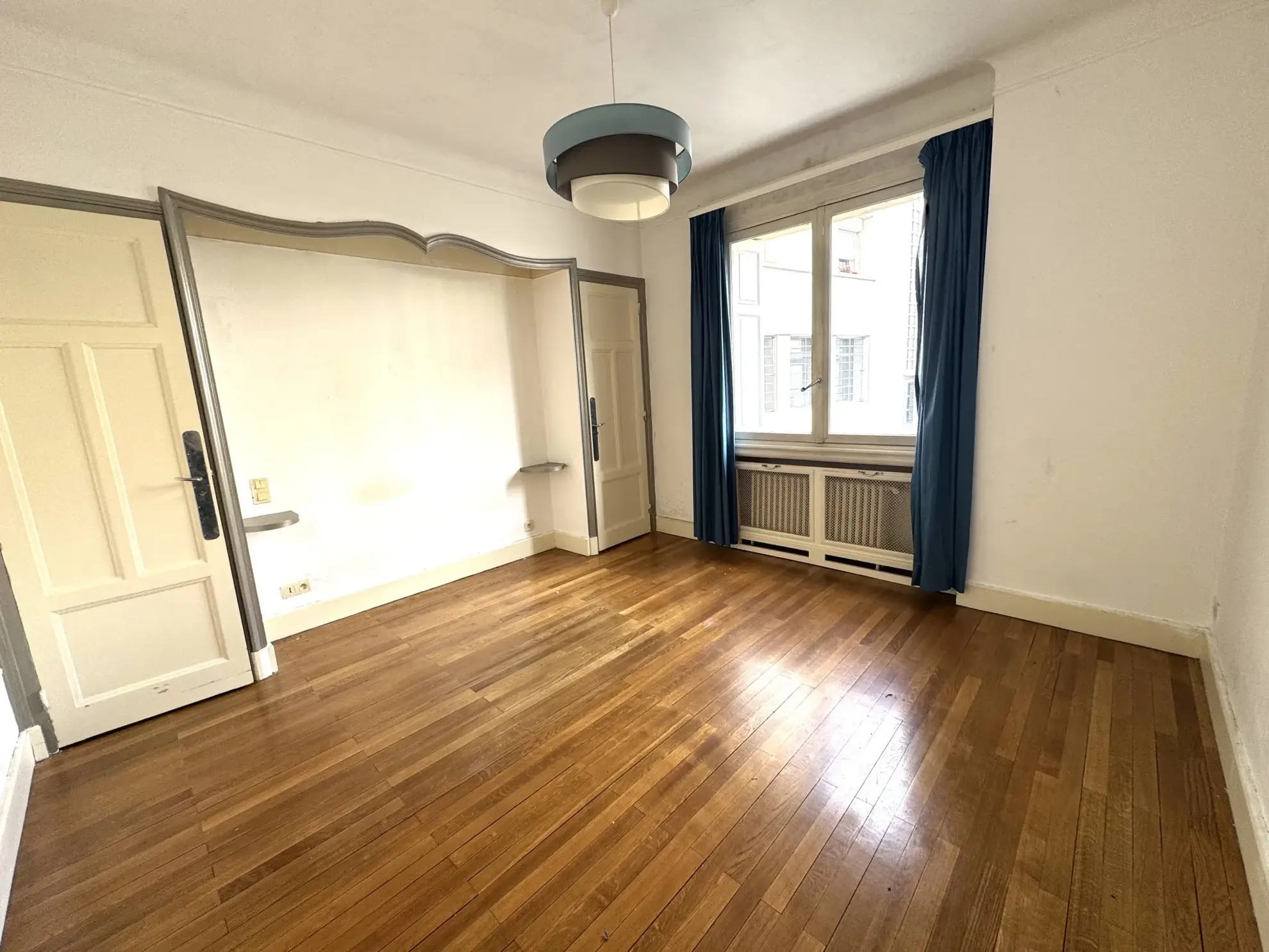 Bel appartement F4 traversant avec cave, grenier et parking à Saint-Étienne 