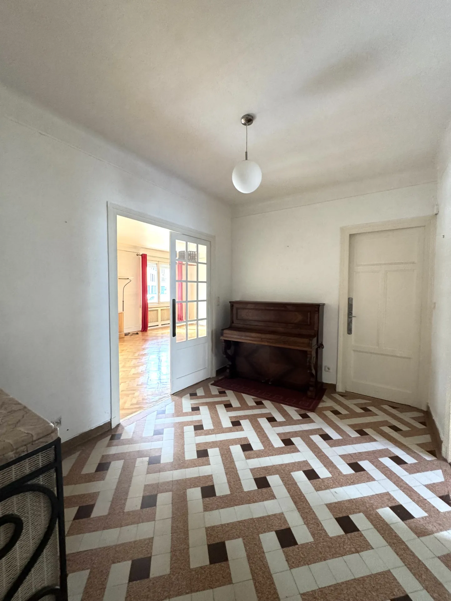 Bel appartement F4 traversant avec cave, grenier et parking à Saint-Étienne 
