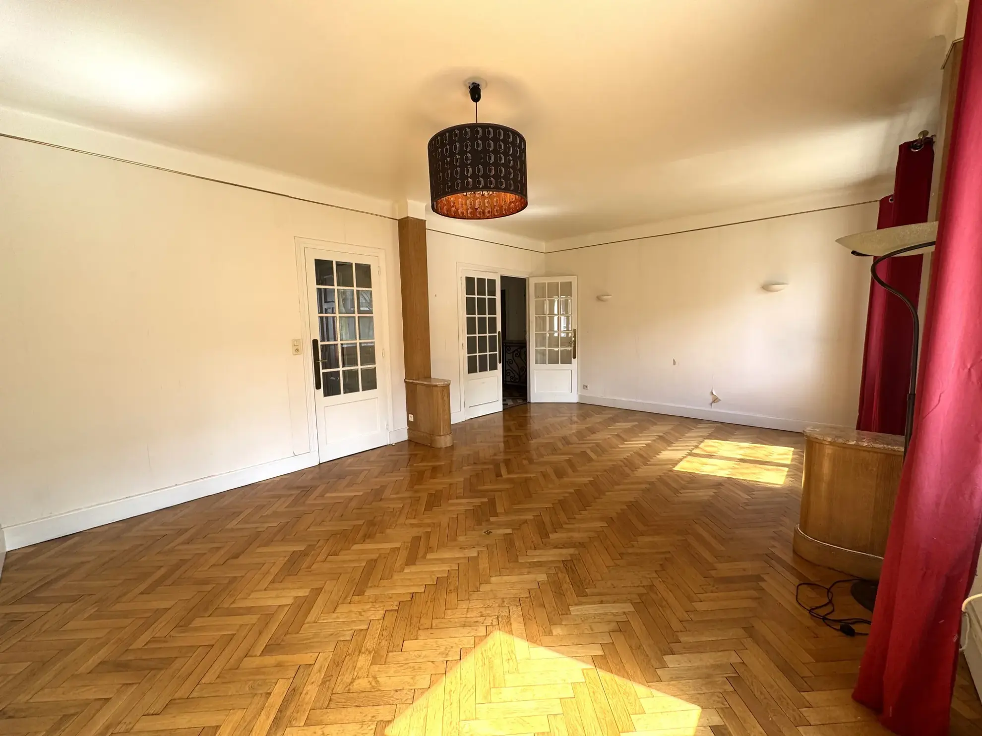 Bel appartement F4 traversant avec cave, grenier et parking à Saint-Étienne 