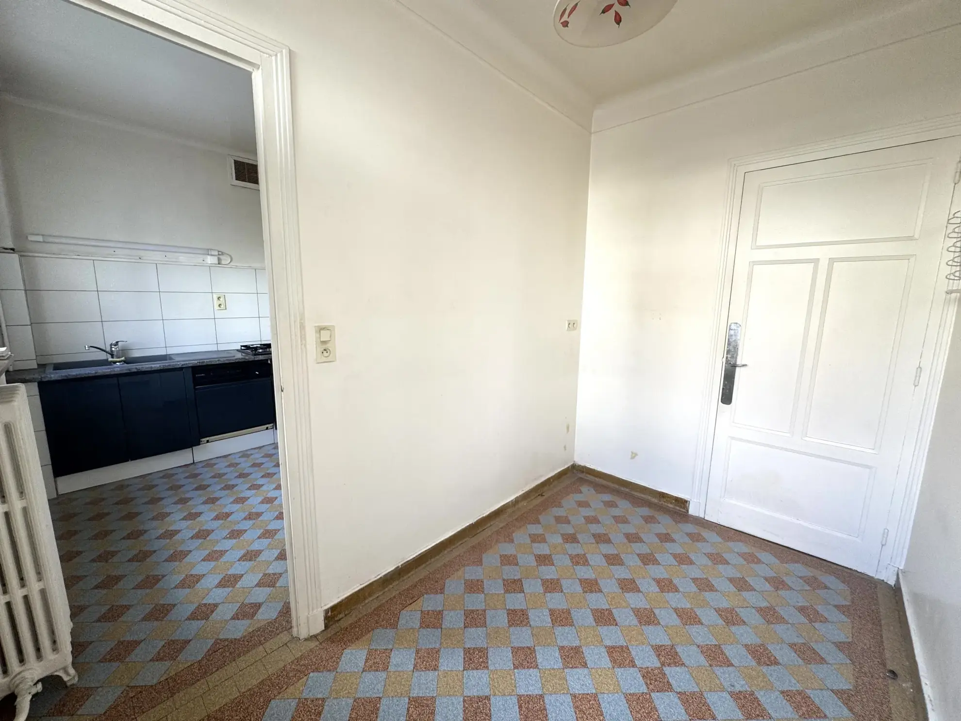 Bel appartement F4 traversant avec cave, grenier et parking à Saint-Étienne 