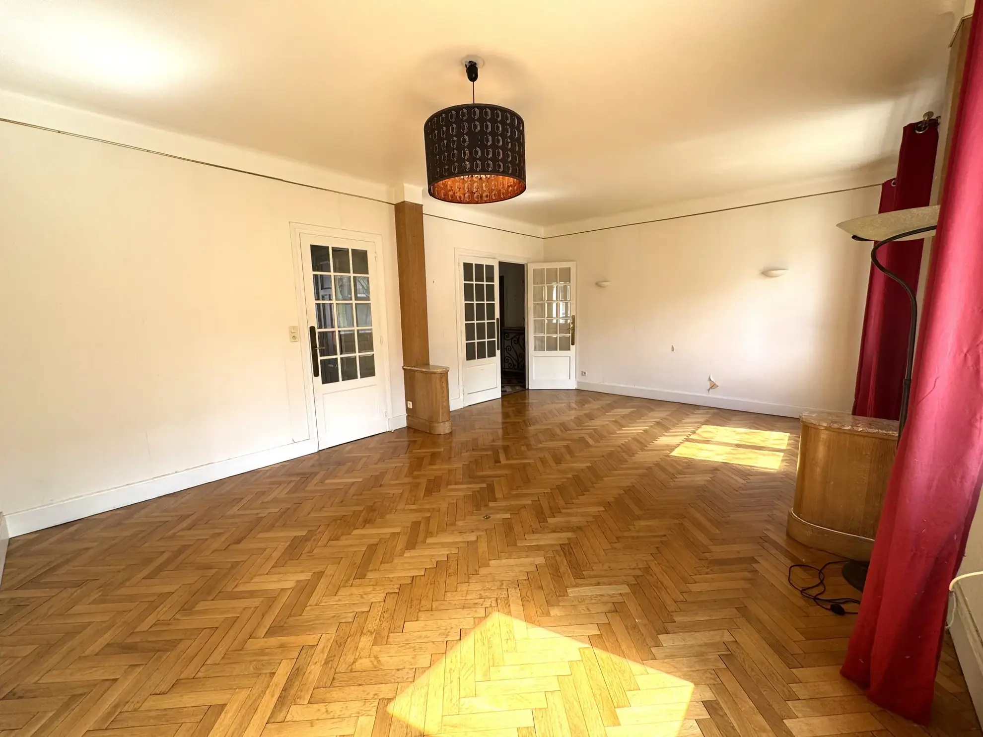 Bel appartement F4 traversant avec cave, grenier et parking à Saint-Étienne 