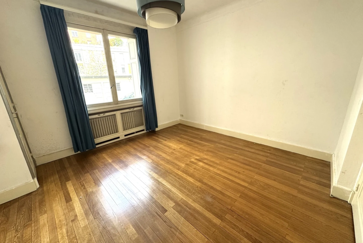 Bel appartement F4 traversant avec cave, grenier et parking à Saint-Étienne 