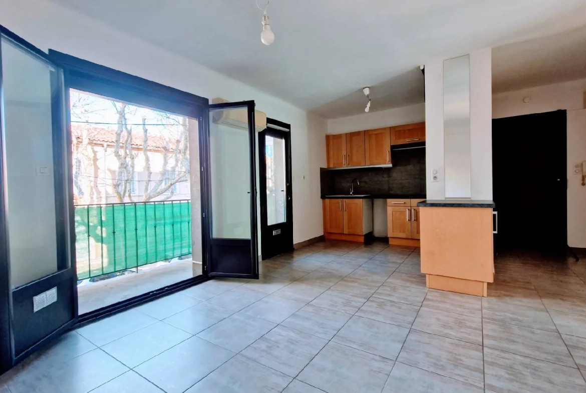 Appartement T2 à Fuveau avec parking, cave et balcon, idéalement situé 