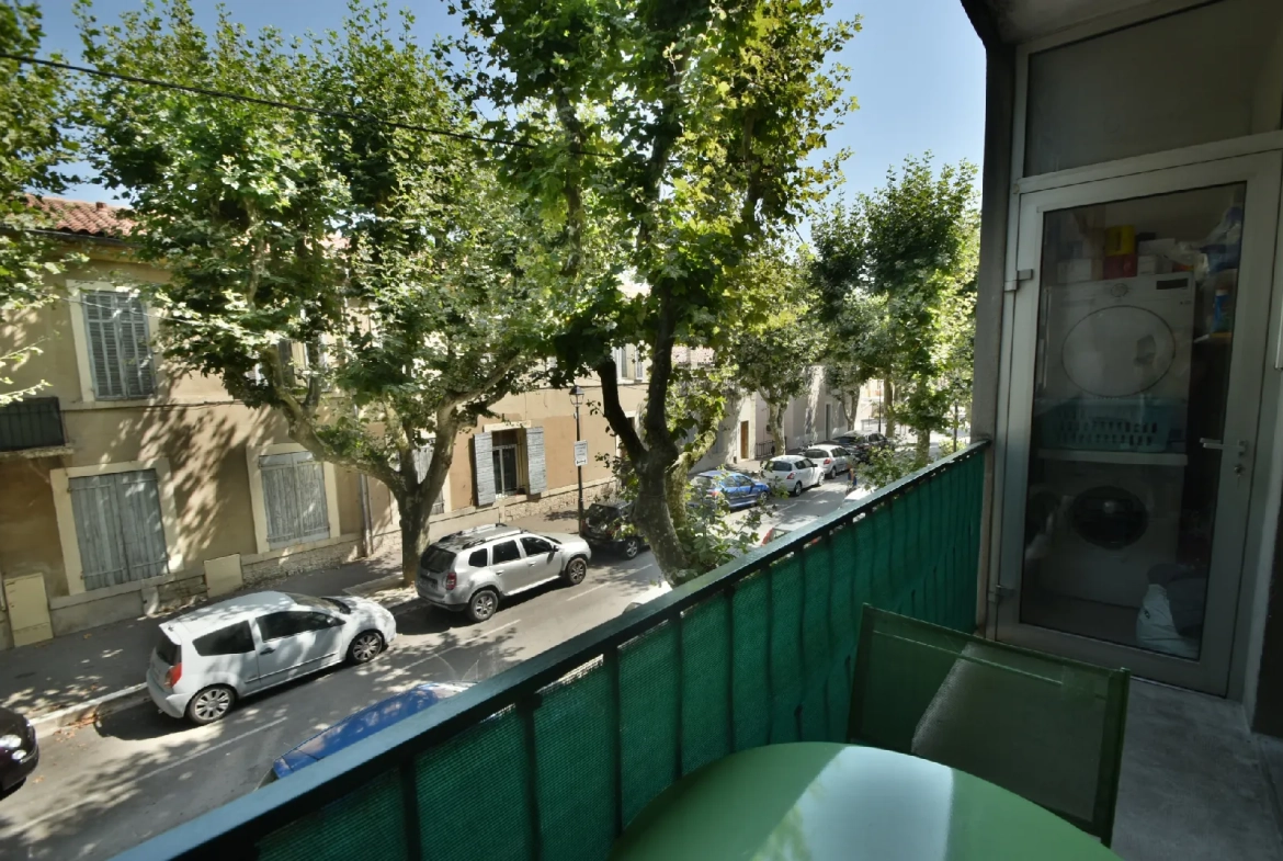 Appartement T2 à Fuveau avec parking, cave et balcon, idéalement situé 