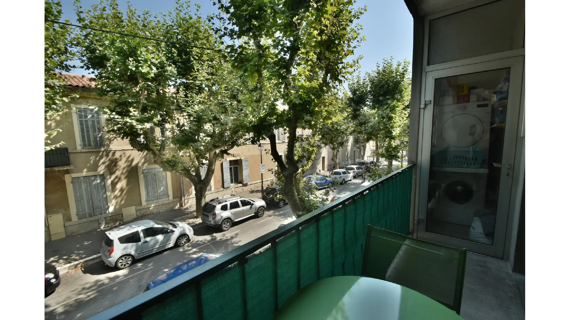 Appartement T2 à Fuveau avec parking, cave et balcon, idéalement situé 