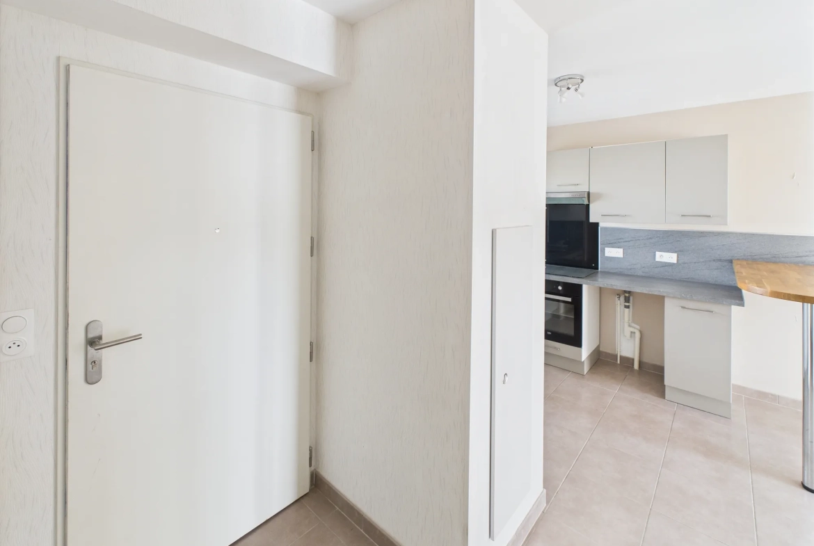 Appartement T2 à Saint-Louis de 44,65 m² avec parking et balcon 