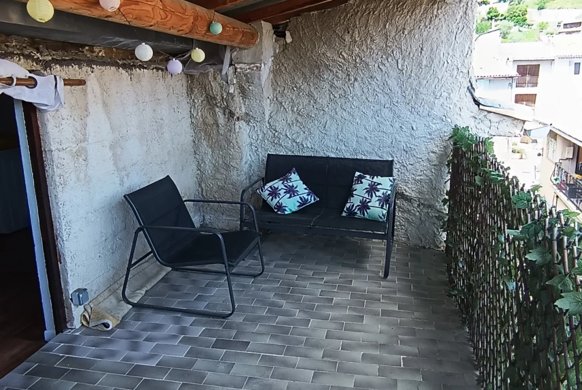 Maison de village à Peyruis de 80 m² avec terrasse et vue dégagée 