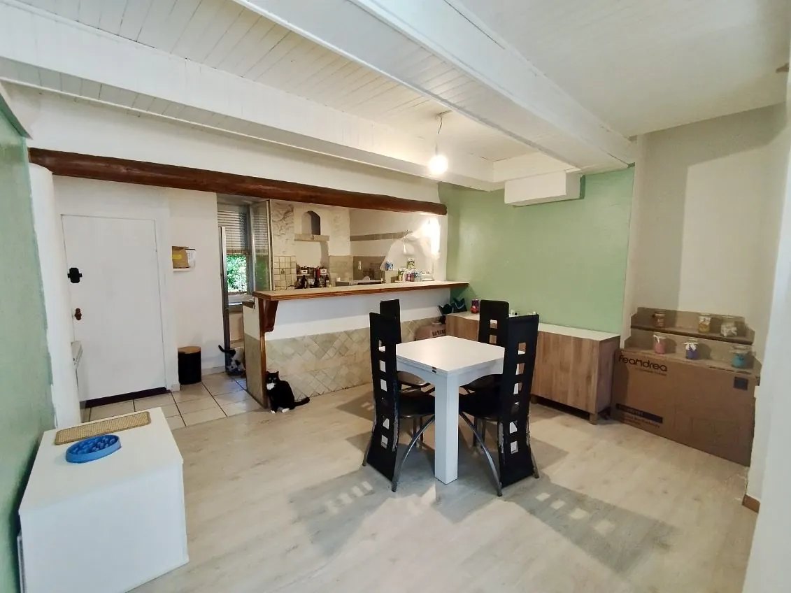 Maison de village à Peyruis de 80 m² avec terrasse et vue dégagée 