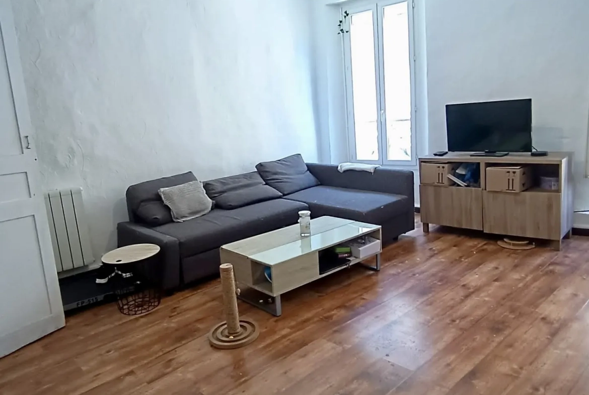 Maison de village à Peyruis de 80 m² avec terrasse et vue dégagée 
