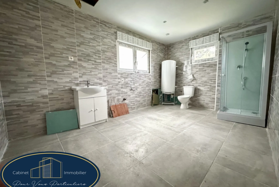 Vente maison individuelle plain-pied à Escautpont, 77m2, 2 chambres, extérieur et confort moderne 