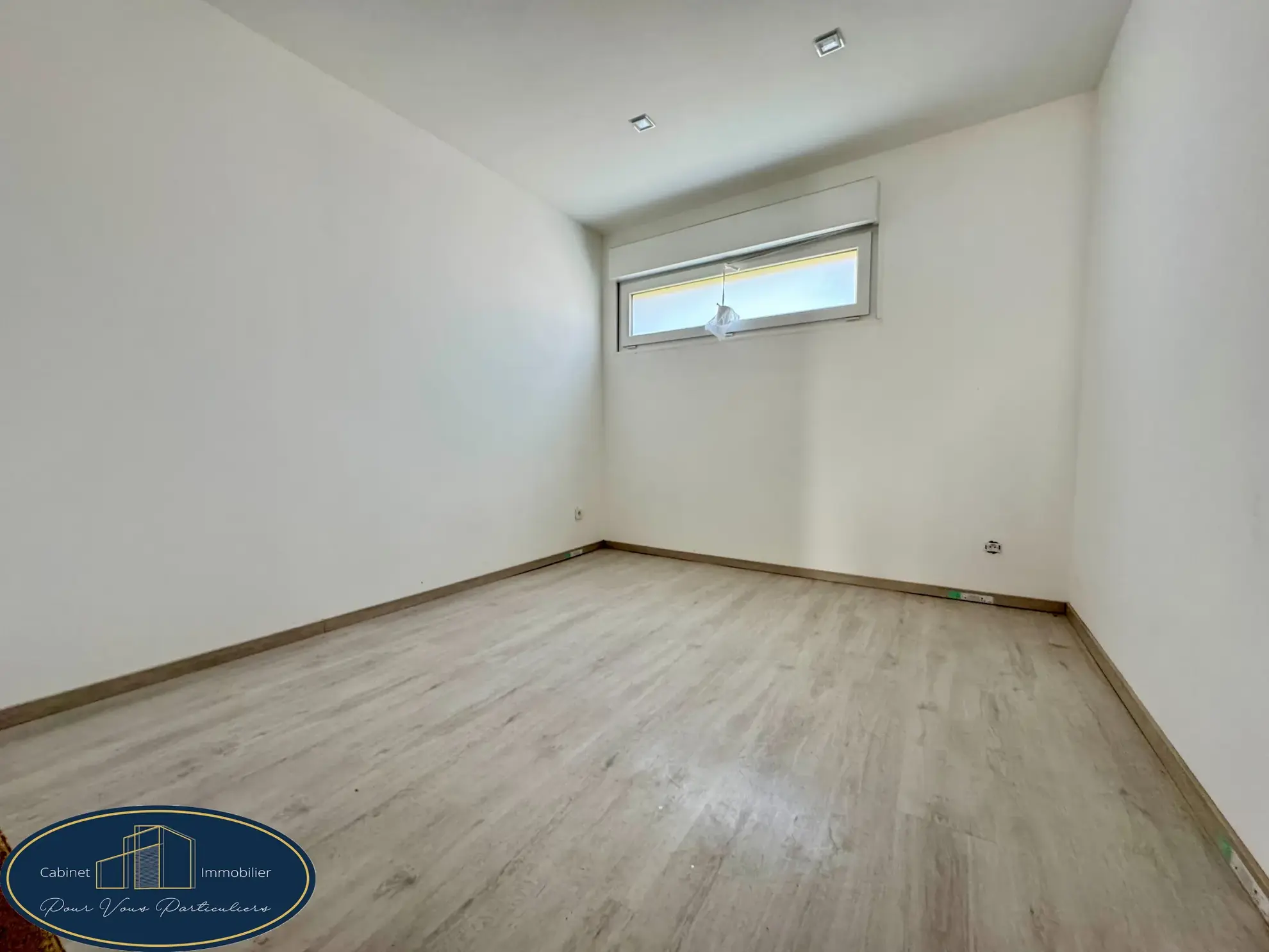 Vente maison individuelle plain-pied à Escautpont, 77m2, 2 chambres, extérieur et confort moderne 