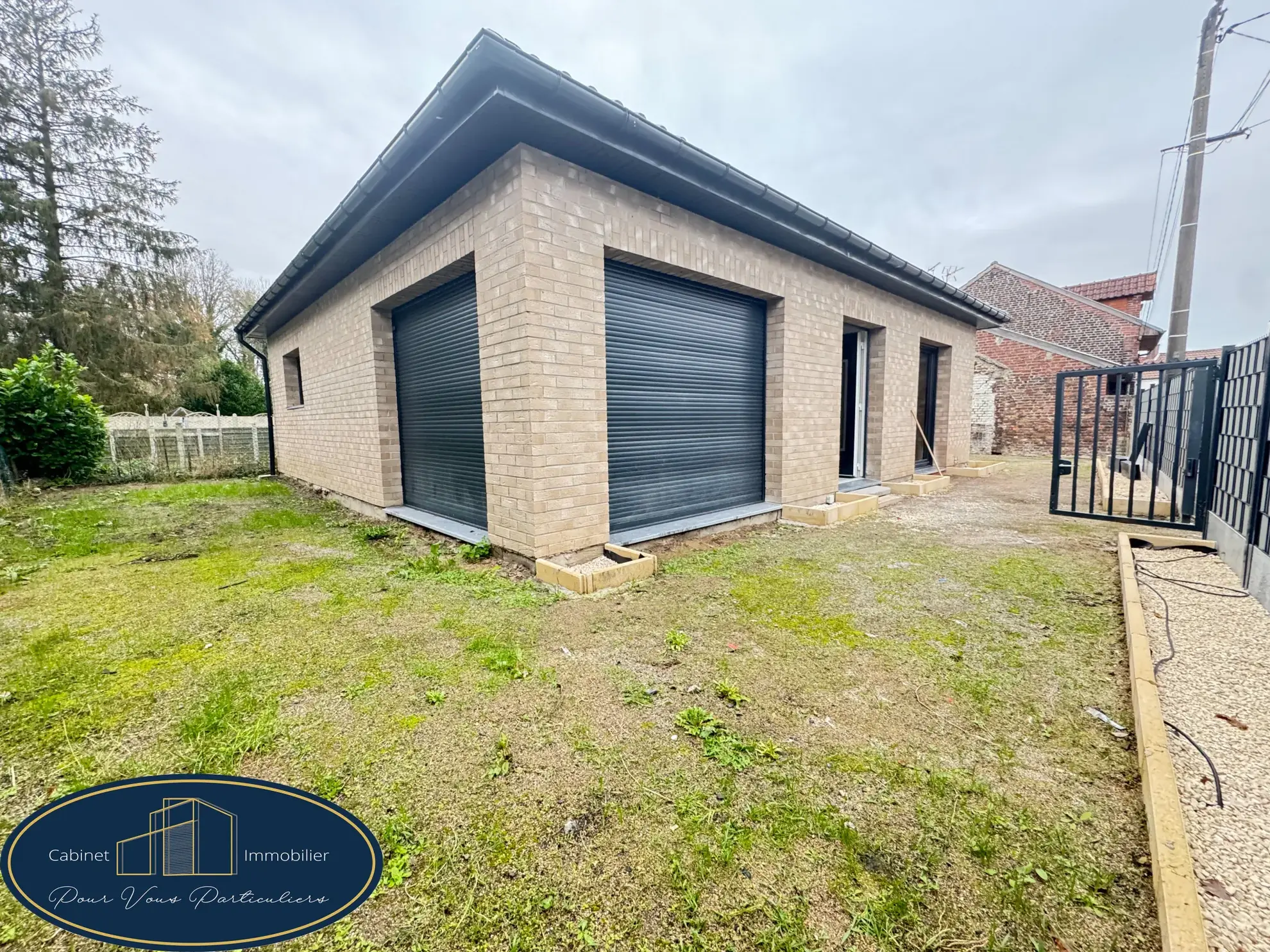 Vente maison individuelle plain-pied à Escautpont, 77m2, 2 chambres, extérieur et confort moderne 