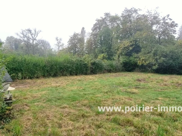 Terrain à bâtir à Bons En Chablais de 1218 m² avec permis purgé