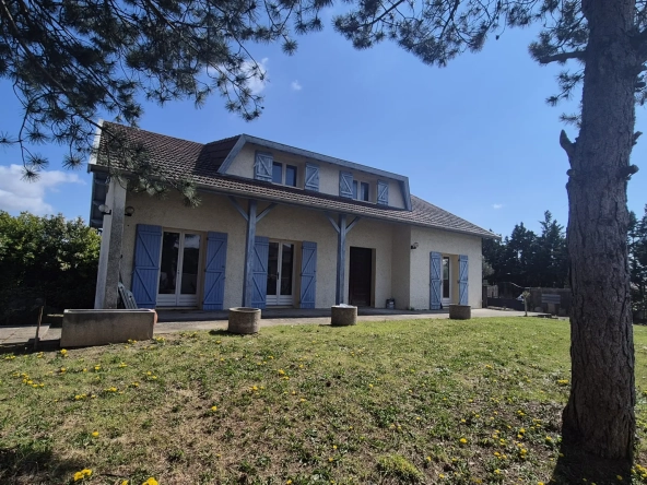 Maison familiale à Chanas de 114 m² avec grand terrain proche commodités